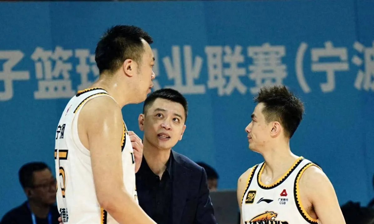 山东男篮率先杀入总决赛，将对阵广厦