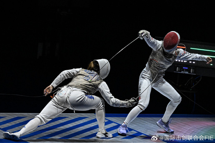 利记官网-意大利击剑选手夺冠，精湛剑术令人赞叹