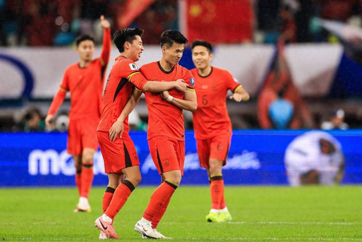 亚洲足坛一番热闹,中国球队出色 亚洲足坛一番热闹,中国球队出色