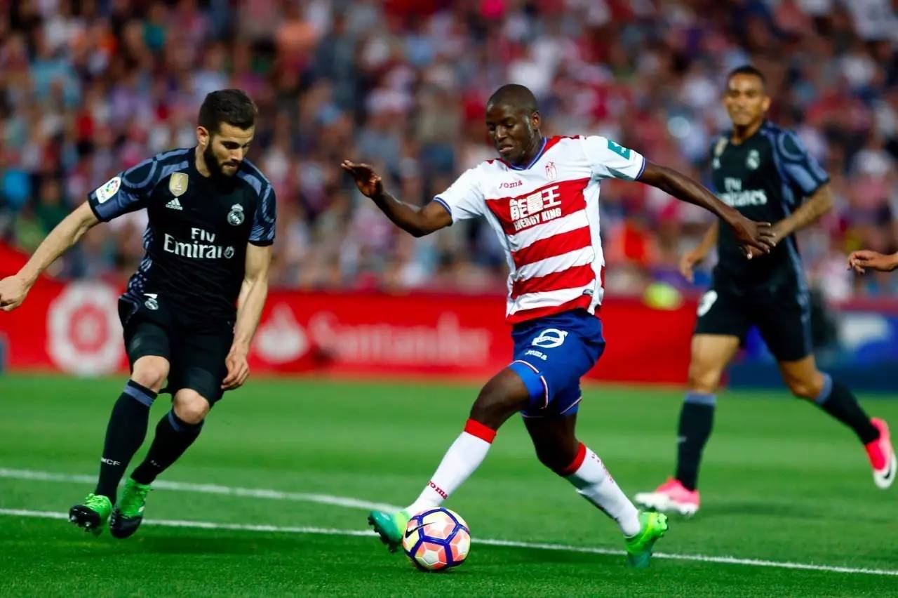 格拉纳达主场逼平强敌,斩获关键分数 格拉纳达主场逼平强敌,斩获关键分数