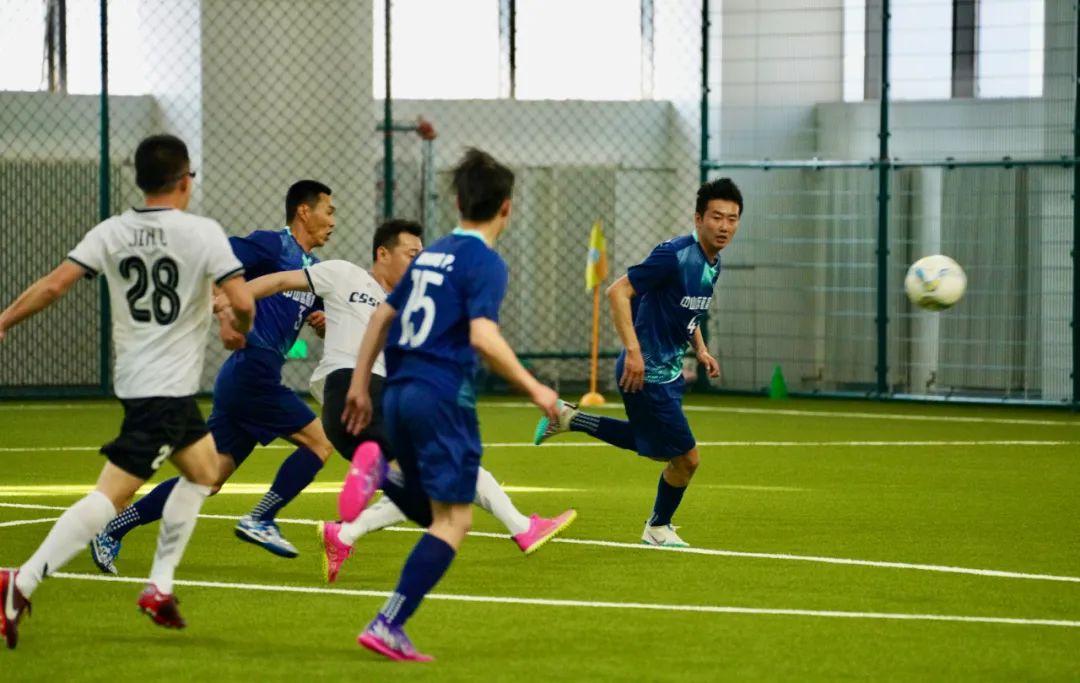 中国职业足球联赛球员实力强劲,比赛激烈 中国职业足球联赛球员实力强劲,比赛激烈