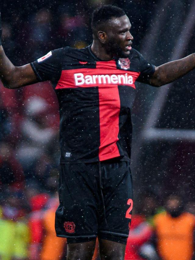 雄鹰队新援表现惊艳,荣获赛场MVP 雄鹰队新援表现惊艳,荣获赛场MVP