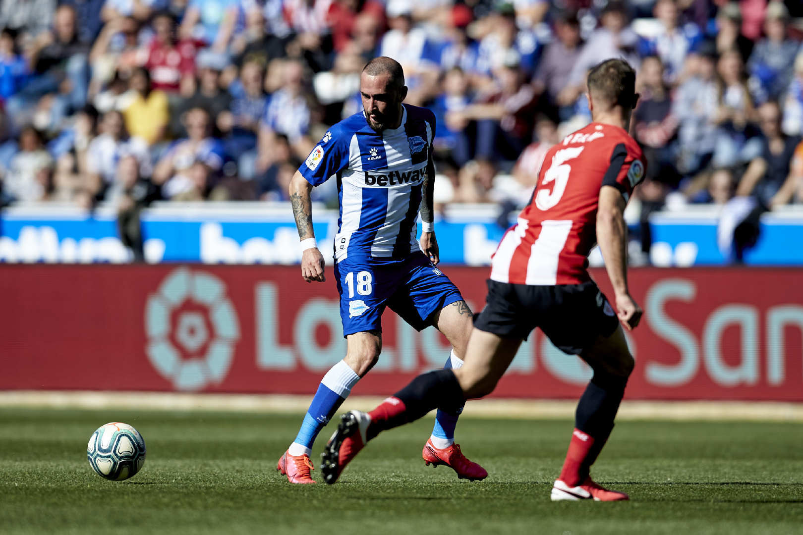 阿拉维斯主场结束连胜纪录,平局收场 阿拉维斯主场结束连胜纪录,平局收场